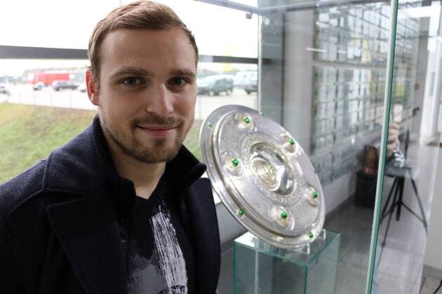 Fußball, Fotoshooting mit Tony Jantschke 17.11.2015: Mönchengladbach: Tony Jantschke