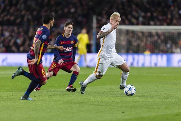 Fußball, Champions League, FC Barcelona - AS Rom SPAIN - 24th Nov: R. Nainggolan during the match between FC Barcelona Barca - AS Roma, for the round 5 of the Champions League, played at Camp Nou Stadium on 24th Nov 2015 in Barcelona, Spain. (Credit: Mikel Trigueros Urbanandsport Cordon Press) 