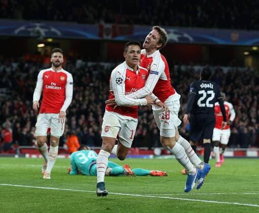 Fußball, Champions League, FC Arsenal - Dinamo Zagreb Arsenal s Alexis Sanchez celebrates scoring his sides second goal UEFA Champions League- Arsenal v Dinamo Zagreb - Emirates Stadium - England - 24th November 2015 - Picture David Klein Sportimage EDITORIAL USE ONLY. No use with unauthorised audio, video, data, fixture lists, club league logos or live services. Online in-match use limited to 120 images, no video emulation. No use in betting, games or single club league player publications.