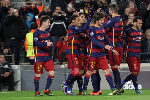 1-0 di Luis Suarez Barcelona con Dani Alves Barcelona Goal Celebration Luis Suarez Barcelona - Barcelona, 24.11.2015 - UEFA Champions League 2015 2016 - FC Barcelona vs AS Roma - lucaxpagliaricci
