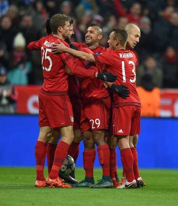 FUSSBALL CHAMPIONS LEAGUE SAISON 2015 2016 GRUPPENPHASE FC Bayern Muenchen - Olympiakos Piraeus 24.11.2015 Torjubel: Thomas Mueller, Robert Lewandowski, Kingsley Coman, Arturo Vidal, Rafinha und Arjen Robben (v.l., alle FC Bayern Muenchen) 