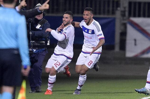 Fußball, Champions League, Olympique Lyon - KAA Gent - LYON, FRANCE: Lyon s Jordan Ferri celebrates after scoring the 1-0 goal at the seventh minute of the game between French club Olympique Lyonnais and Belgian first league soccer team KAA Gent, the fifth game in the group H, in the group stage of the Uefa Champions League competition, in Lyon, France, Tuesday 24 November 2015. YORICKxJANSENS  x04745467x
