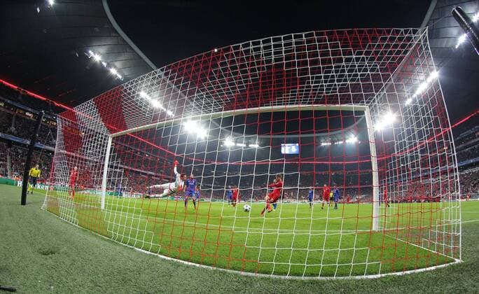Muenchen Thomas Mueller (FC Bayern Muenchen) schiesst zum 3:0 ein FC Bayern Muenchen vs. Olympiakos Piraeus, Fussball, Champions League, 24.11.2015, Copyright: Langerx xEibner-Pressefoto EP_HLR
