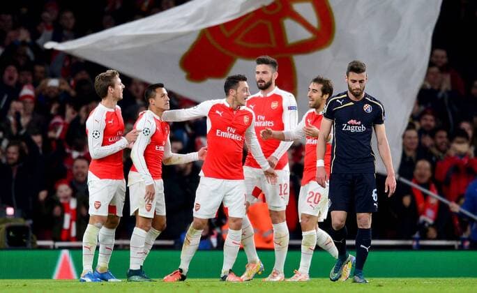 Fußball, Champions League, FC Arsenal - Dinamo Zagreb Arsenal vs Dinamo - London, UK 24.11.2015., London, UK - UEFA Champions League, group F, Arsenal FC - GNK Dinamo Zagreb. Mesul Ozil.  MarkoxPrpic PIXSELL