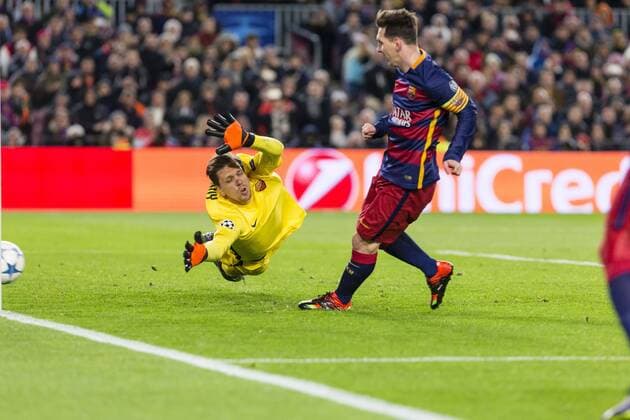 Fußball, Champions League, FC Barcelona - AS Rom SPAIN - 24th Nov: Lionel Messi second goal action during the match between FC Barcelona Barca - AS Roma, for the round 5 of the Champions League, played at Camp Nou Stadium on 24th Nov 2015 in Barcelona, Spain. (Credit: Mikel Trigueros Urbanandsport Cordon Press) 