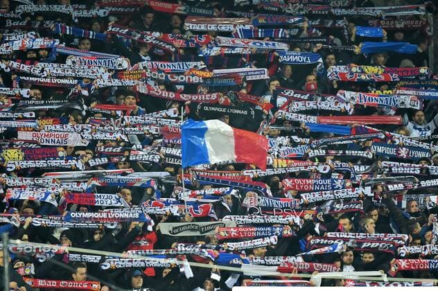 Fußball, Champions League, Olympique Lyon - KAA Gent Illustration picture showing supporters hommage towards victimes Paris Attaque FOOTBALL : Lyon vs La Gantoise - Ligue des Champion - 24 11 2015 PHOTONEWS PANORAMIC 