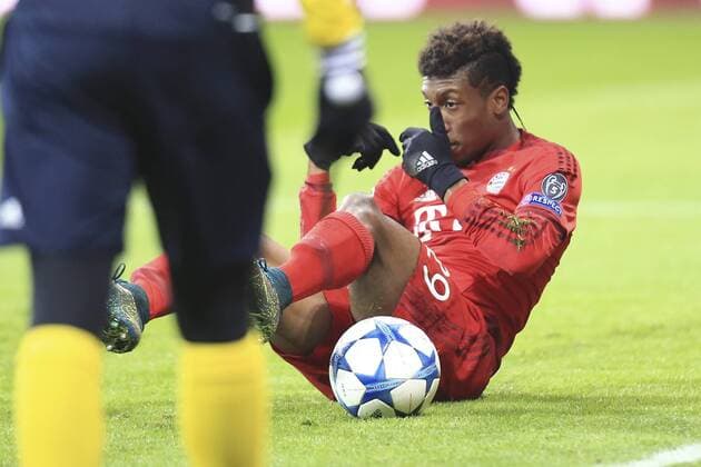 24.11.2015, Fussball Championsleague 2015 2016, Vorrunde, 5.Spieltag, FC Bayern München - Olympiakos Piräus, in der Allianz-Arena München. Kingsley Coman (Bayern München) am Boden nach seinem Tor. 
