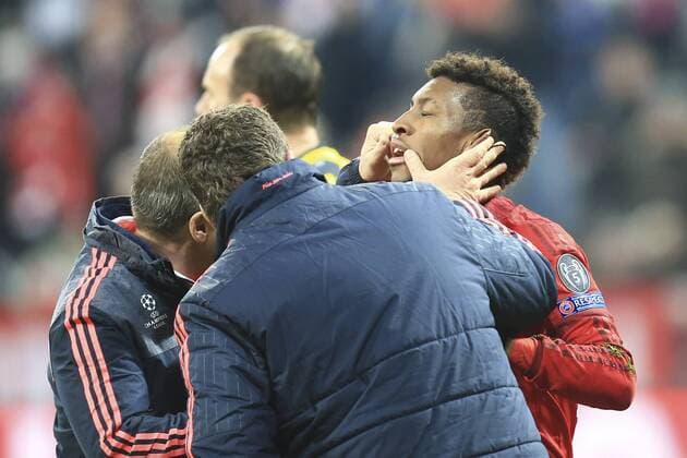 24.11.2015, Fussball Championsleague 2015 2016, Vorrunde, 5.Spieltag, FC Bayern München - Olympiakos Piräus, in der Allianz-Arena München. Kingsley Coman (Bayern München) blutet an der Nase nach seinem Tor. 