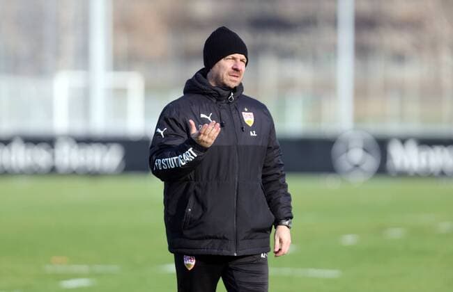VfB Stuttgart Training Deutschland, Stuttgart, 24.11.2015, 1. Fussball-Bundesliga, Saison 2015 2016, VfB Stuttgart Training: Alexander Zorniger (Trainer).