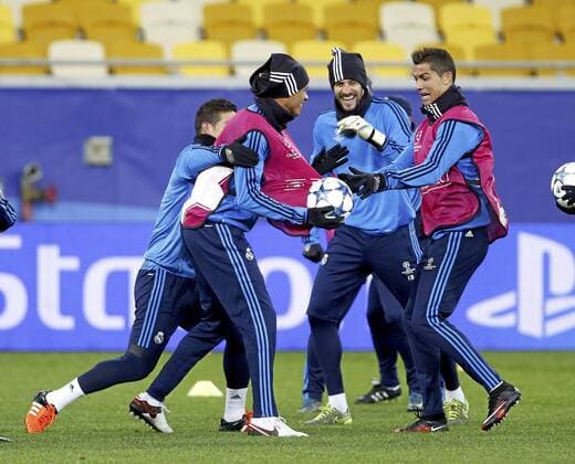 Real Madrid training session before the Champions League match against Shakhtar Donetsk. In this picture, Varane and Cristiano Ronaldo. xFOTOxCHEMAxREYx 