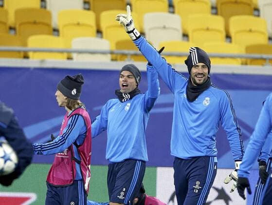 Real Madrid training session before the Champions League match against Shakhtar Donetsk. In this picture, Modric and Casilla. xFOTOxCHEMAxREYx 