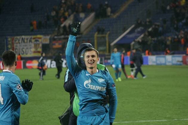 Russian Federation. St. Petersburg. UEFA Champions League, Zenit (Russia) - Valencia (Spain) - 2: 0. A player from FC Zenith Alexander Ryazantsev (Alexander Ryazantsev, 5) in the UEFA Champions League match between the teams, Zenit (Russia, Saint-Petersburg) and Valencia ( Valencia , Valencia, Spain). MaksimxKonstantinov 