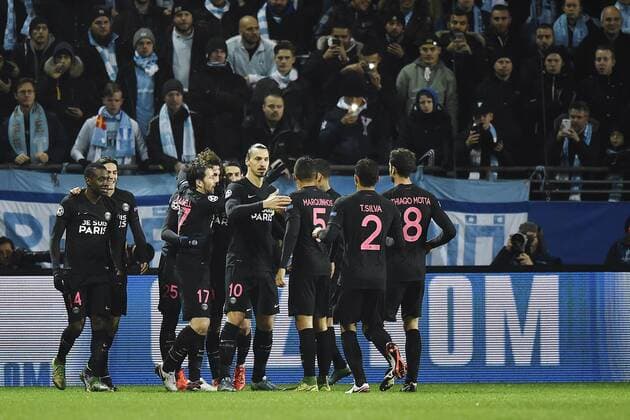 Fußball, Champions League, Malmö FF - Paris St. Germain Zlatan Ibrahimovic, Edinson Cavani - Malmö, Schweden - Champions League, Malmö FF vs. Paris Saint Germain PSG.  Copyright: PETTERxARVIDSON BB151125PA092