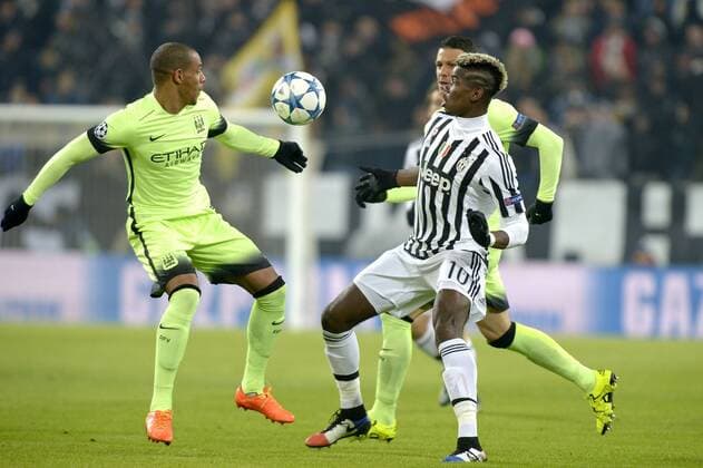 Fußball, Champions League, Juventus Turin - Manchester City Paul Pogba Juventus, Fernando City - Turin, 25.11.2015 - Fussball - UEFA Champions League 2015 2016 - Juventus Turin vs Manchester City - filippoxalfero