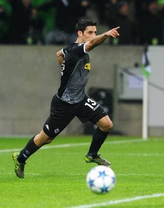 Fussball, UEFA Champions League, Herren, Saison 2015 2016, Gruppe D, 5. Spieltag, Borussia Park Mönchengladbach, Bor. Mönchengladbach (weiss) - FC Sevilla (weiss); Jubel Lars Stindl (Gladbach) nach seinem Tor zum 1:0. Jubel, Freude, Aktion, Einzelbild.