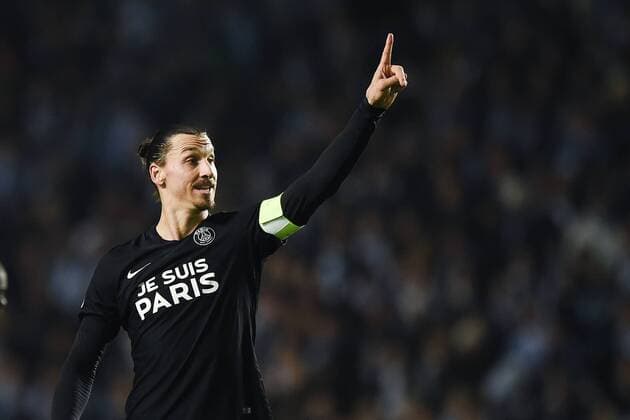 Fußball, Champions League, Paris St. Germain Spieler mit Je suis Paris Schriftzug auf den Trikots in Malmö Fußball, Champions League, Malmö FF - Paris St. Germain Zlatan Ibrahimovic - Malmö, Schweden - Champions League, Malmö FF vs. Paris Saint Germain PSG.  Copyright: PETTERxARVIDSON BB151125PA109