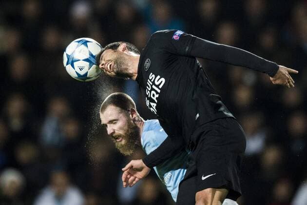 Fußball, Champions League, Malmö FF - Paris St. Germain Jo Inge Berget, Thiago Motta - Malmö, Schweden - Champions League, Malmö FF vs. Paris Saint Germain PSG.  Copyright: PETTERxARVIDSON BB151125PA111