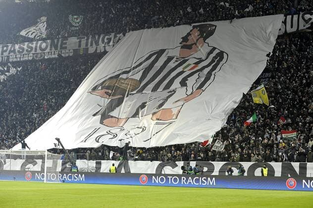 Coreografia dei tifosi della Juve, supporters - Turin, 25.11.2015 - Fussball - UEFA Champions League 2015 2016 - Juventus Turin vs Manchester City - filippoxalfero
