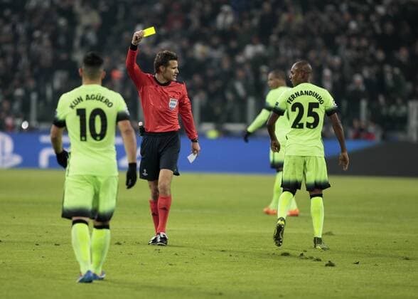 Nov. 25, 2015 - Turin, Italy - The referee warns Fernandinho during Champions League match between Juventus FC and Manchester City FC at the Juventus Stafium of Turin on november 24, 2015 in Torino, Italy. Juventus Fc Vs Manchester City  - ZUMAn230
