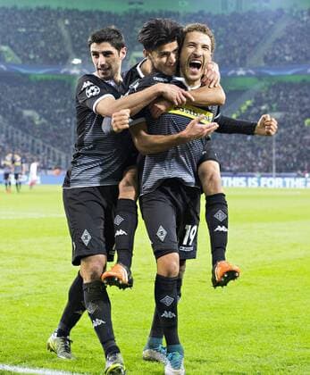 Mönchengladbach, 25.11.2015, Borussia Park Torjubel: Fabian Johnson (BMG), Mahmoud Dahoud (BMG), Lars Stindl (BMG) VfL Borussia Mönchengladbach - FC Sevilla mm