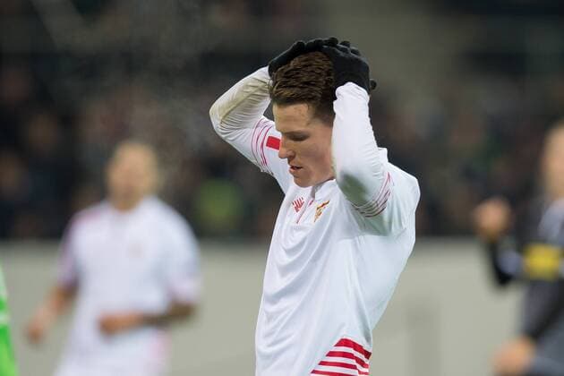 Mittwoch 25.11.2015, UEFA Champions League, Saison 2015 2016, 5. Spieltag in Moenchengladbach, Borussia Moenchengladbach - Sevilla FC, Kevin Gameiro (Sevilla) DeFodi001