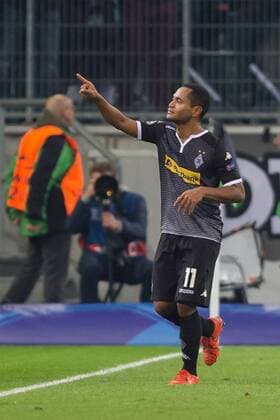 Mittwoch 25.11.2015, UEFA Champions League, Saison 2015 2016, 5. Spieltag in Moenchengladbach, Borussia Moenchengladbach - Sevilla FC, Raffael Caetano de Araujo (Gladbach) jubelt nach seinem treefer zum 3:0 DeFodi001
