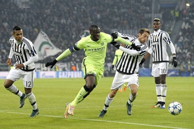 Fußball, Champions League, Juventus Turin - Manchester City Yaya Toure City, Claudio Marchisio Juventus - Turin, 25.11.2015 - Fussball - UEFA Champions League 2015 2016 - Juventus Turin vs Manchester City - filippoxalfero