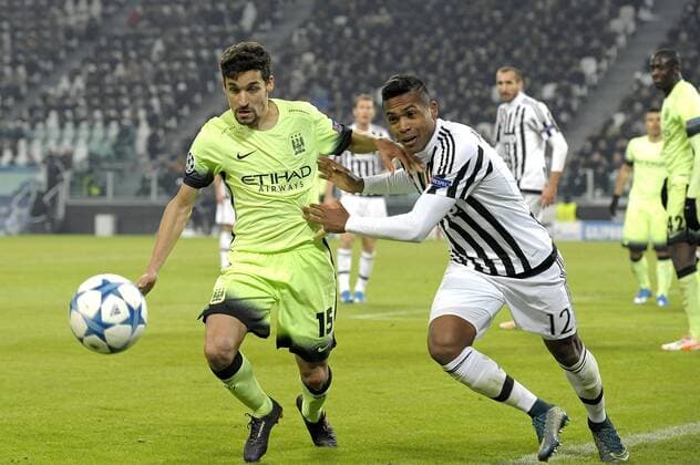Alex Sandro Juventus, Jesus Navas City - Turin, 25.11.2015 - Fussball - UEFA Champions League 2015 2016 - Juventus Turin vs Manchester City - filippoxalfero
