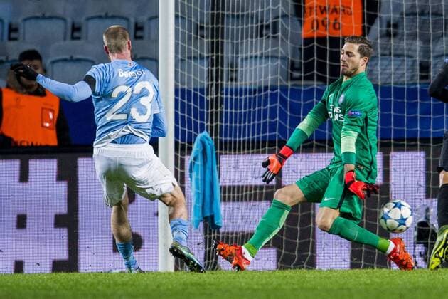 Jo Inge Berget, Kevin Trapp - Malmö, Schweden - Champions League, Malmö FF vs. Paris Saint Germain PSG.  Copyright: LUDVIGxTHUNMAN BB151125LT075