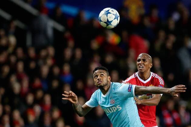 (L-R) Jurgen Locadia of PSV, Ashley Young of Manchester United ManU during the UEFA Champions League group B match between Manchester United and PSV Eindhoven on November 25, 2015 at Old Trafford in Manchester, England Manchester United v PSV Eindhoven Champions Laegue 2015 2016 xVIxVIxIMAGESx xEricxVerhoevenxIVx 4625515