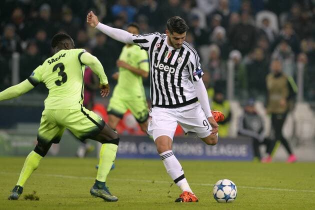 25.11.2015. Turin, Italy. Champions League. Juventus versus Manchester City. Alvaro Morata has a shot at goal xPierpaoloxPiciuccox  ActionPlus11684373