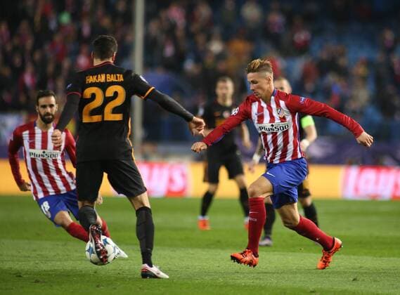 Madrid, Spain. 25th November 2015: Fernando Torres forward from Atletico de Madrid, , in action during the UEFA Champions League group stage against Galatasaray SK at the Vicente Calderon stadium. (Photo: Ivan Abanades Medina). 