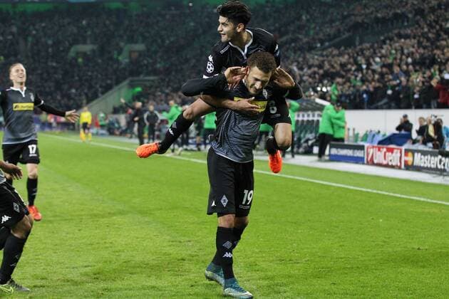 Moenchengladbach Torjubel nach dem 2:0 von Fabian Johnson ( 19, Borussia Moenchengladbach) mit Mahmoud Dahoud ( 8, Borussia Moenchengladbach) Borussia Moenchengladbach - FC Sevilla, Fussball, UEFA Champions League, 26.11.2015, Copyright: Deutzmann Eibner-Pressefoto EP_CDN