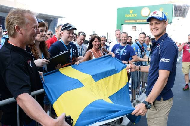 151126 Marcus Ericsson (SWE) Sauber inför Abu Dhabis Grand Prix den 26 november 2015 i Abu Dhabi.  Copyright: PATRIKxLUNDIN BB151126BB014