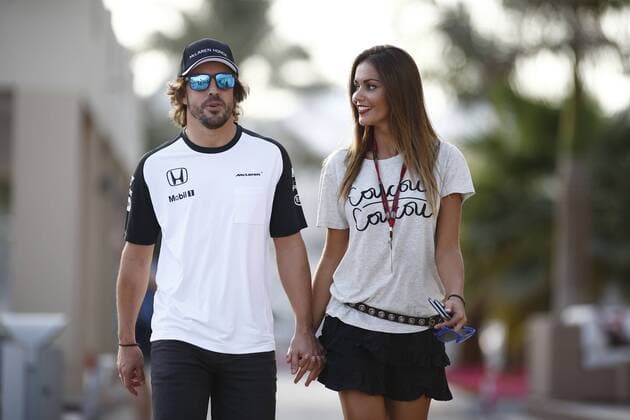 Motorsports: FIA Formula One World Championship WM Weltmeisterschaft 2015, Grand Prix of Abu Dhabi, 14 Fernando Alonso (ESP, McLaren Honda), Lara Alvarez xHOCHxZWEIx
