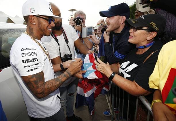 Motorsports: FIA Formula One World Championship WM Weltmeisterschaft 2015, Grand Prix of Abu Dhabi, 44 Lewis Hamilton (GBR, Mercedes AMG Petronas Formula One Team), xHOCHxZWEIx