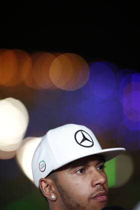 Motorsports: FIA Formula One World Championship WM Weltmeisterschaft 2015, Grand Prix of Abu Dhabi, 44 Lewis Hamilton (GBR, Mercedes AMG Petronas Formula One Team), xHOCHxZWEIx