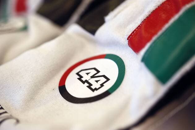 Motorsports: FIA Formula One World Championship WM Weltmeisterschaft 2015, Grand Prix of Abu Dhabi, shoes and suit of 44 Lewis Hamilton (GBR, Mercedes AMG Petronas Formula One Team), xHOCHxZWEIx