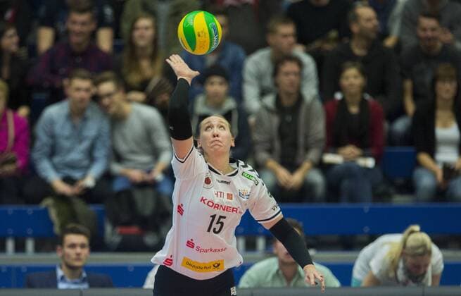 Volleyball, Damen, CEV Champions League, Saison 2015 2016, Dresdner SC (DSC) - Telekom Baku, Mittwoch (25.11.2015), Margon Arena, Dresden. Dresdens Michelle Bartsch. RM001