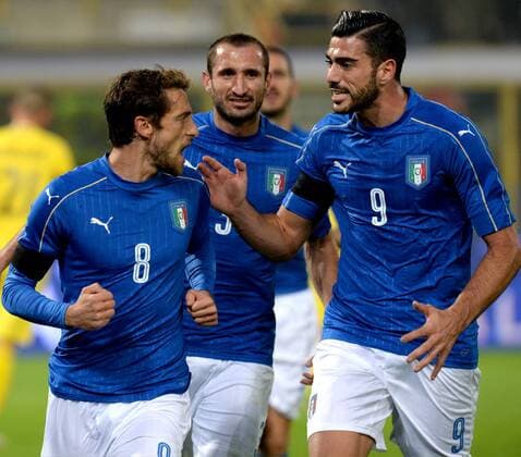 Fußball, Länderspiel, Herren, Italien - Rumänien Football - soccer: international match Länderspiel Italy - Romania, l esultanza di Claudio Marchisio dopo il gol con Pelle (Hinweis: Verwendung nur in Deutschland - only Germany) xHOCHxZWEIx xItalyxPhotoxPressx 