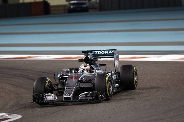 Motorsports: FIA Formula One World Championship WM Weltmeisterschaft 2015, Grand Prix of Abu Dhabi, 44 Lewis Hamilton (GBR, Mercedes AMG Petronas Formula One Team), xHOCHxZWEIx