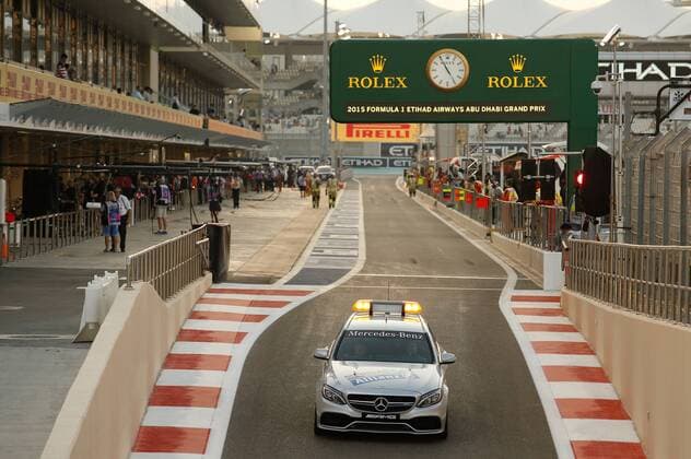 Medical Car, Friday, Formula 1 Championship 2015, Round 20, AbuDhabi Grand Prix, AbuDhabi, 26.-29. November 2015