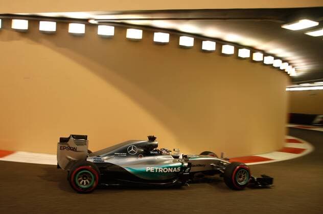 Lewis Hamilton (GBR) Mercedes AMG Petronas Formula One Team, Friday, Formula 1 Championship 2015, Round 20, AbuDhabi Grand Prix, AbuDhabi, 26.-29. November 2015