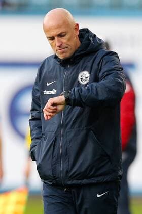 Rostock, 28. November 2015 Fußball, Saison 2015 2016, 3. Bundesliga, 18. Spieltag, F.C. Hansa Rostock - 1. FSV Mainz 05 II: Karsten Baumann (F.C. Hansa Rostock, Trainer)
