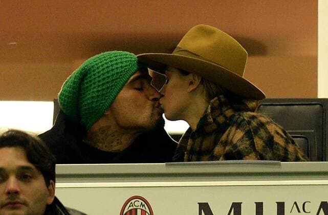 Bilder des Tages - SPORT IPP20151128 Football - soccer: Serie A, AC Mailand - Sampdoria Genua, Kevin Prince Boateng si bacia con Melissa Satta in tribuna - xHOCHxZWEIx xItalyxPhotoxPressx 