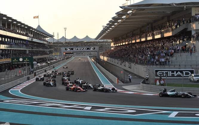 Start, formula 1 GP, Abu Dhabi, Yas Marina Circuit, VAE, 29.11.2015 Photo:mspb Jerry Andre Start; formula 1 GP, Abu Dhabi,