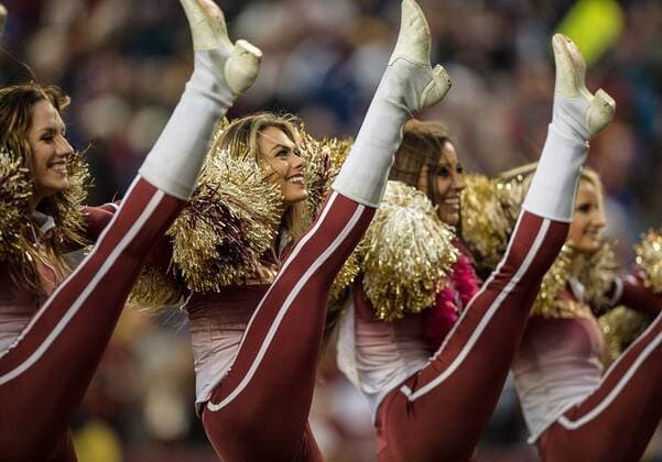 Nov. 29, 2015 - Landover, Maryland, U.S - Cheerleaders perform during the game between the New York Giants and the Washington Redskins. The Redskins beat the Giants 20-14 at FedEx Field in Landover, Maryland. NFL American Football Herren USA 2015 - Redskins beat Giants 20-14 - ZUMAr118