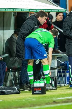 Sonntag, 29.11.2015, 1. Bundesliga, Saison 2015 2016, 14. Spieltag in Augsburg, FC Augsburg - VfL Wolfsburg, 0:0, Cheftrainer Dieter Hecking (Wolfsburg) Daniel Caligiuri (Wolfsburg 7) DeFodi507
