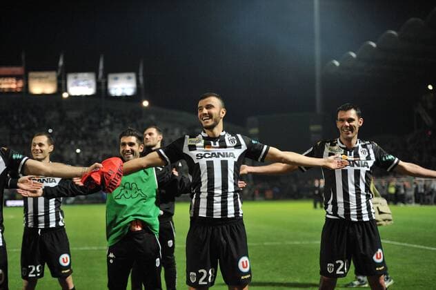 Fußball, Angers SCO - Paris St. Germain Romain THOMAS (sco) - Romain SAISS (sco) - Fussball Frankreich, Ligue 1, Angers SCO vs. Paris Saint Germain PSG - 01 12 2015 FEP Panoramic 