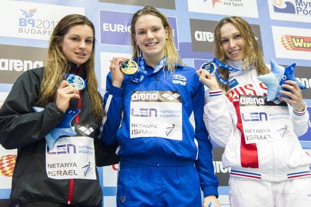 Schwimmen, Kurzbahn EM in Netanya, Siegerehrungen LAUKKANEN Jenna FIN Gold Medal LECLUYSE Fanny BEL Silver Medal IVANEEVA Natalia RUS Bronze Medal 50m Breaststroke Women - Final Netanya, Israel, Wingate Institute LEN European Short Course Swimming Championships Dec. 2 - 6, 2015 Day01 Dec.02 - Schwimmen - Kurzbahn EM 2015 - GiorgioxScala